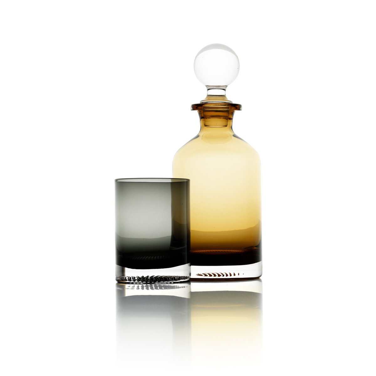 Carafe en verre recyclé Dot Decanter – Ambre | Bazar Bizar