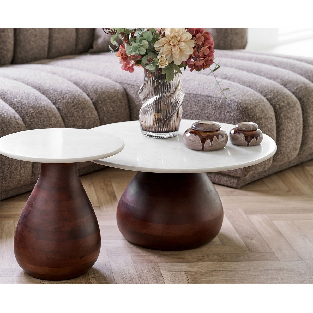 Table Basse Heide - Manguier Marron Foné & Plateau Marbre Blanc, Ø70x35 cm