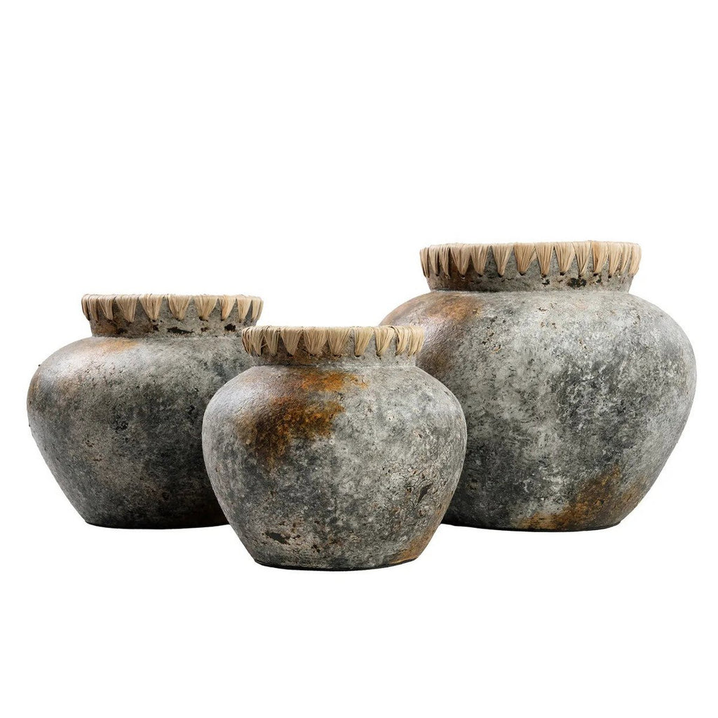 Vase en terre cuite et raphia Styly – Gris Antique – L | Bazar Bizar