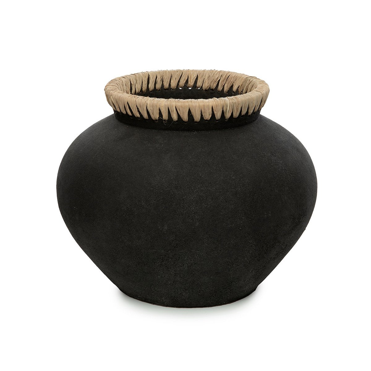 Vase en terre cuite et raphia Styly – Noir Naturel – L | Bazar Bizar