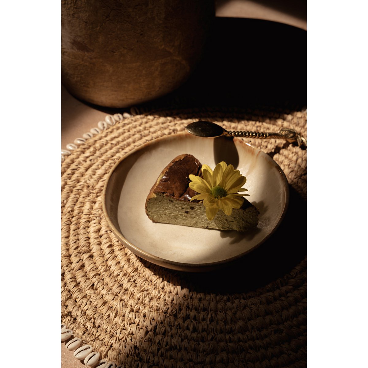 Assiette apéritif en grès Cascais – Blanc & Or | Bazar Bizar
