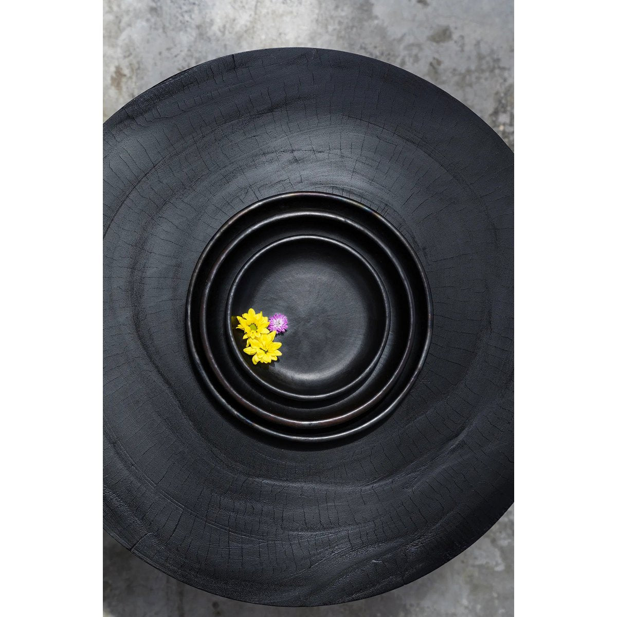 Assiette en terre cuite brûlée Burned Classic – Noir – M | Bazar Bizar