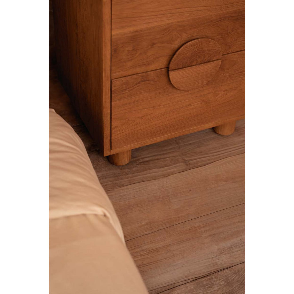 Table de nuit en teck massif Eclipse – Naturel – 2 tiroirs | Bazar Bizar