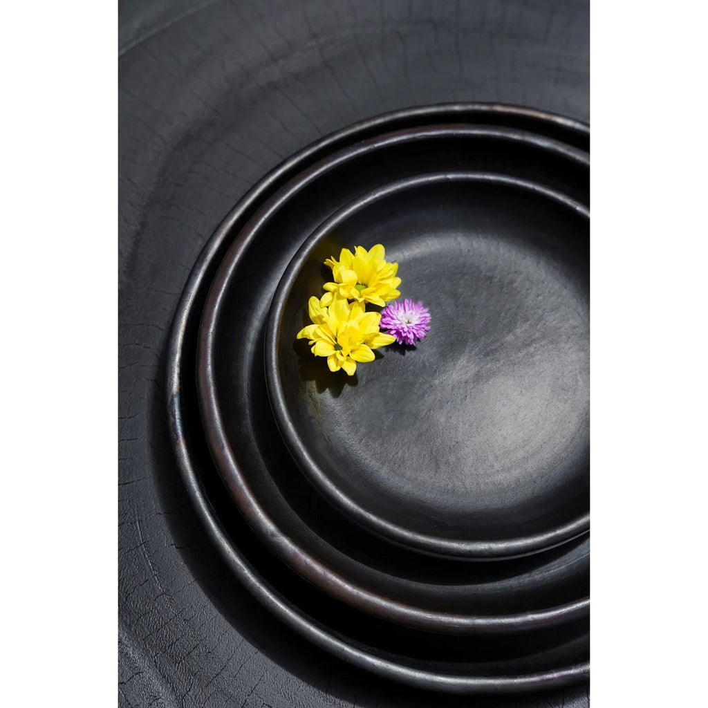 Assiette en terre cuite brûlée Burned Classic – Noir – L | Bazar Bizar