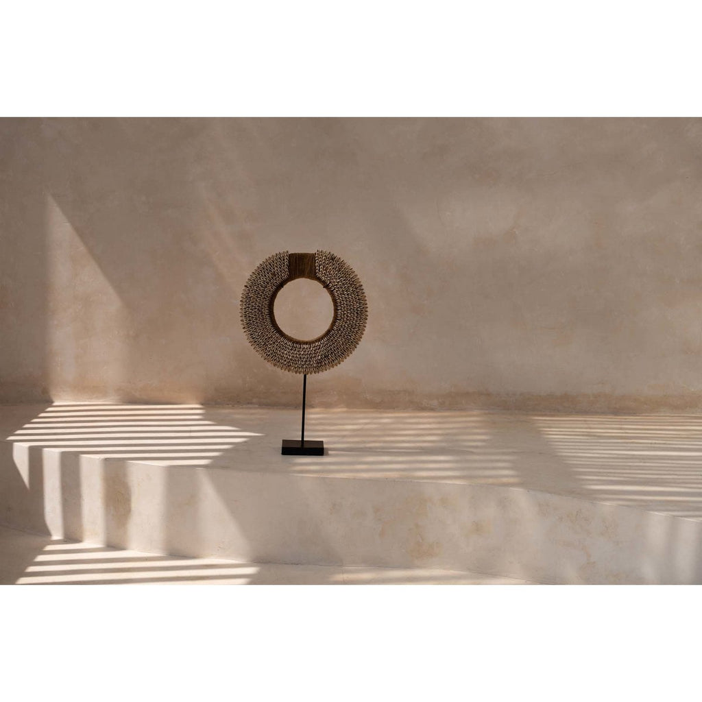 Shell Réunion sur support – décoration en coquillages naturels, 48 cm