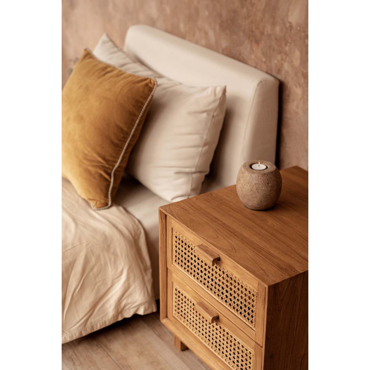 Table de nuit Harmony en teck et rotin naturel – 2 tiroirs