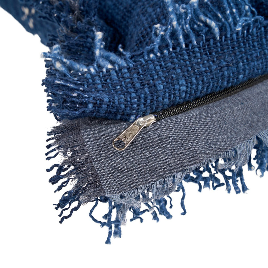 Housse de coussin à franges Azure Fringe – Bleu Indien – 50×50cm | Bazar Bizar