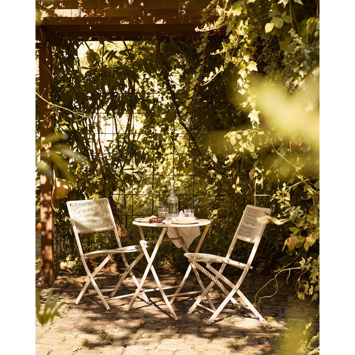Ensemble bistro Arcas – Taupe (2 chaises + 1 table)