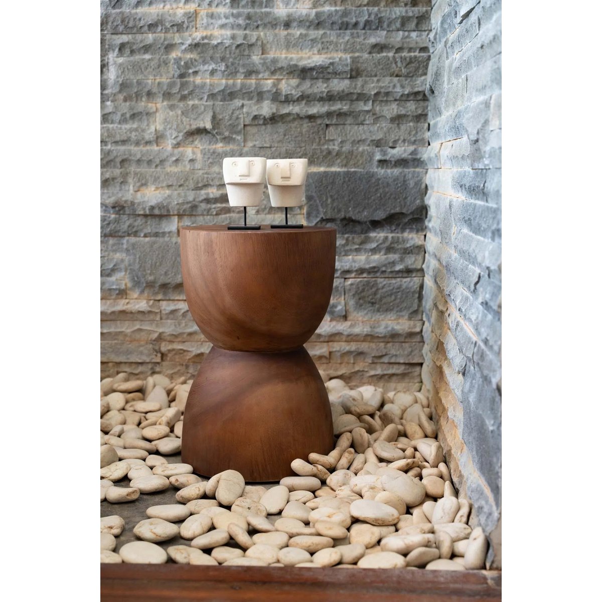 Statue Sumba en grès sur support – 13 cm