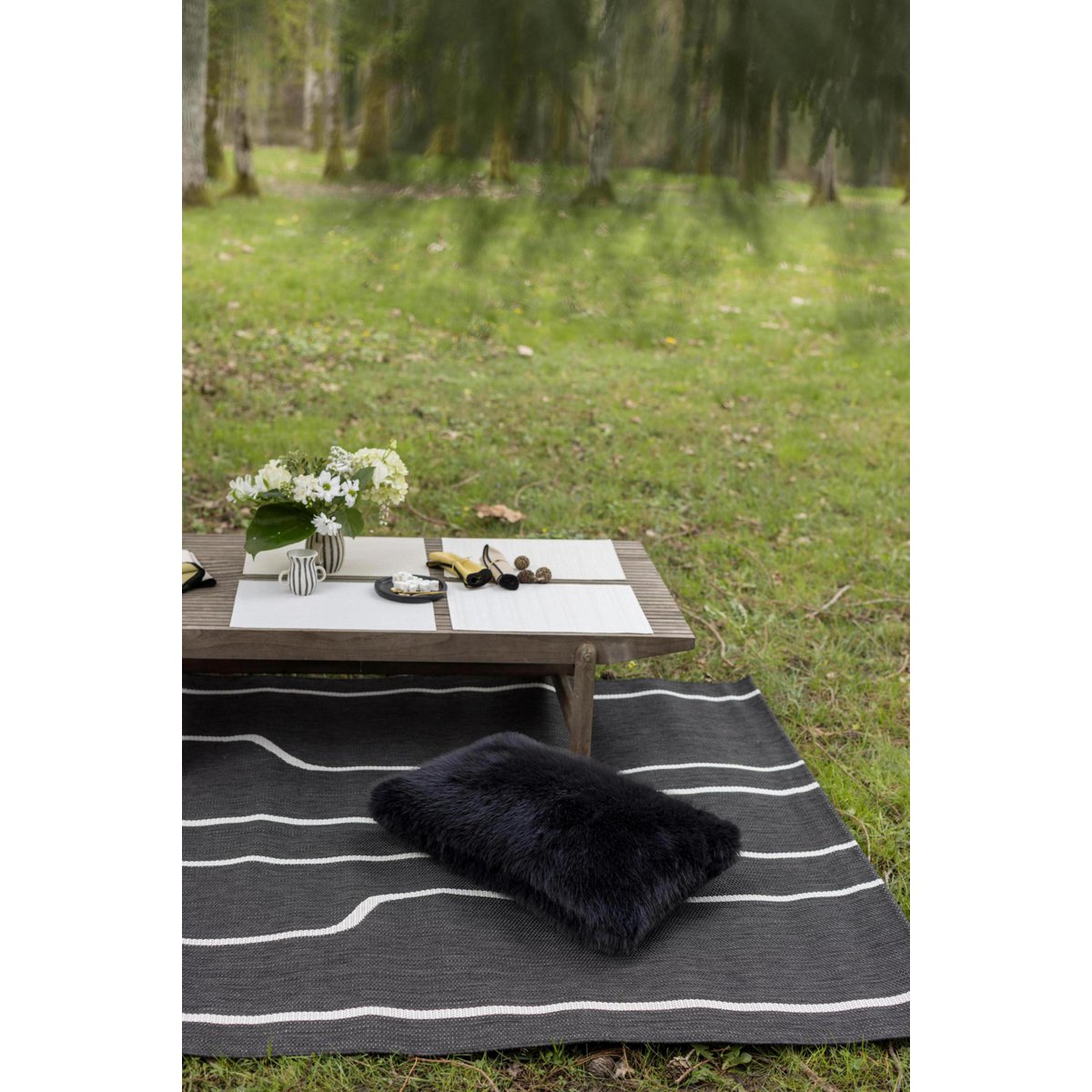Coussin recyclé Nolan Caviar noir 40 × 65 cm