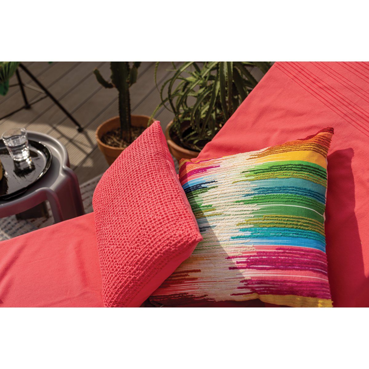 Coussin Olivia brodé Multico 45 x 45