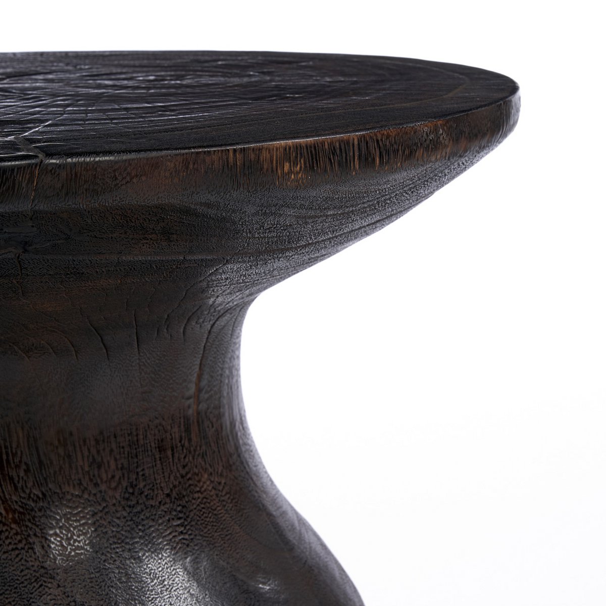 Table d’appoint en bois massif Hourglass – Noyer Foncé | Bazar Bizar