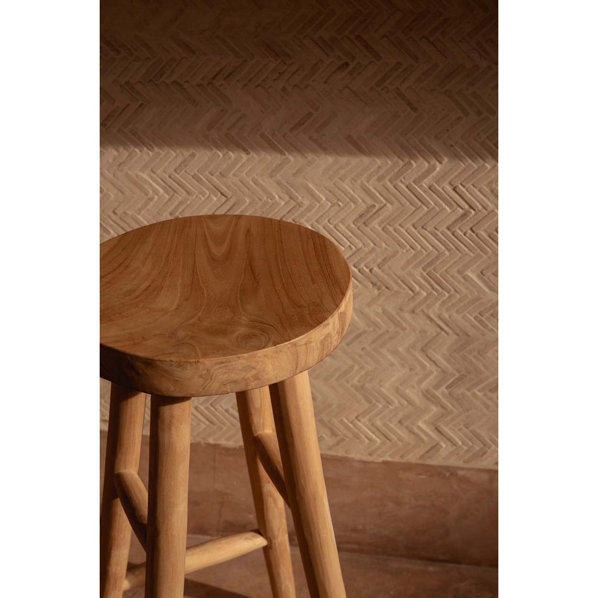 Tabouret de bar en bois de teck Kedut – Naturel – 75cm | Bazar Bizar