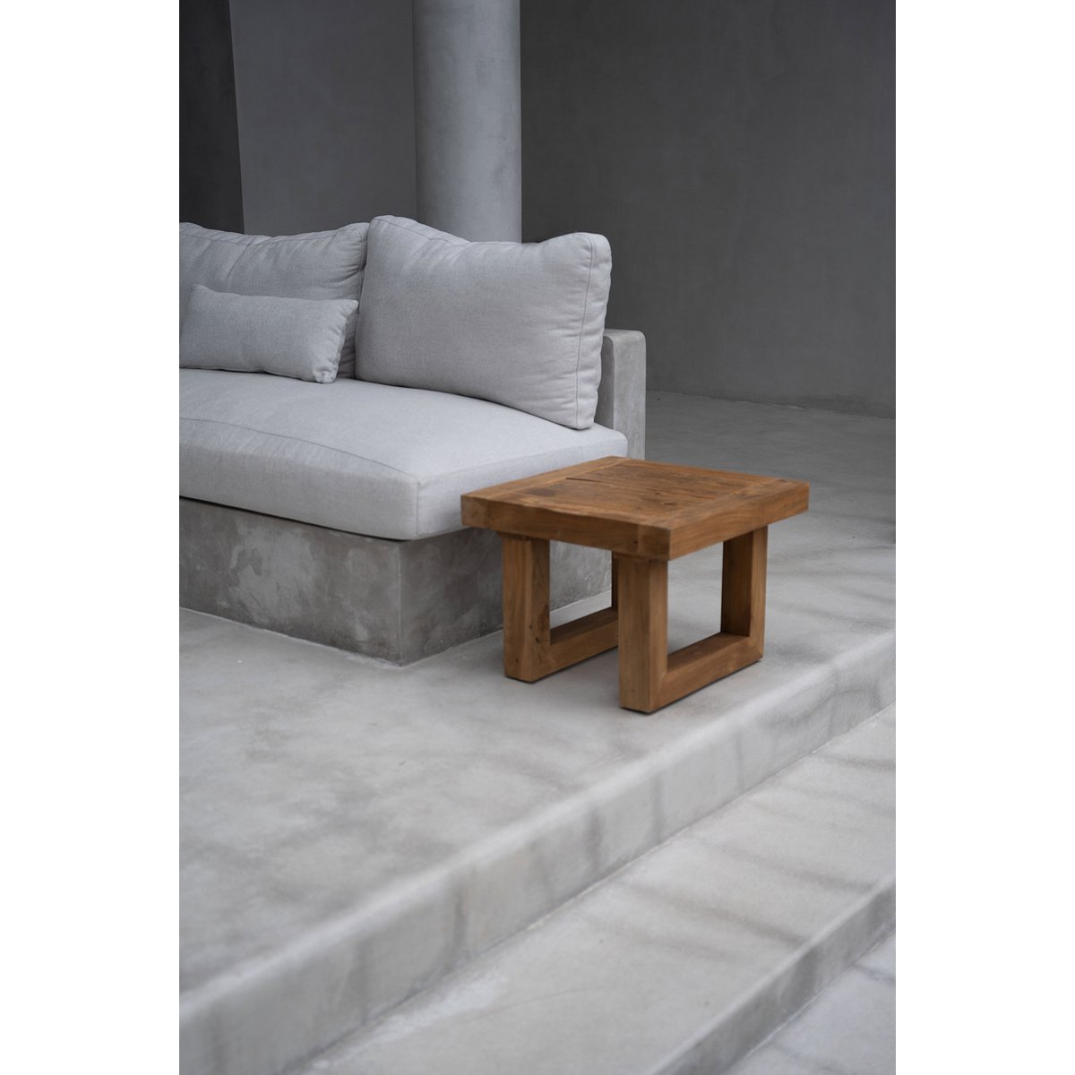 Table d’appoint en teck récupéré – Naturel | Bazar Bizar