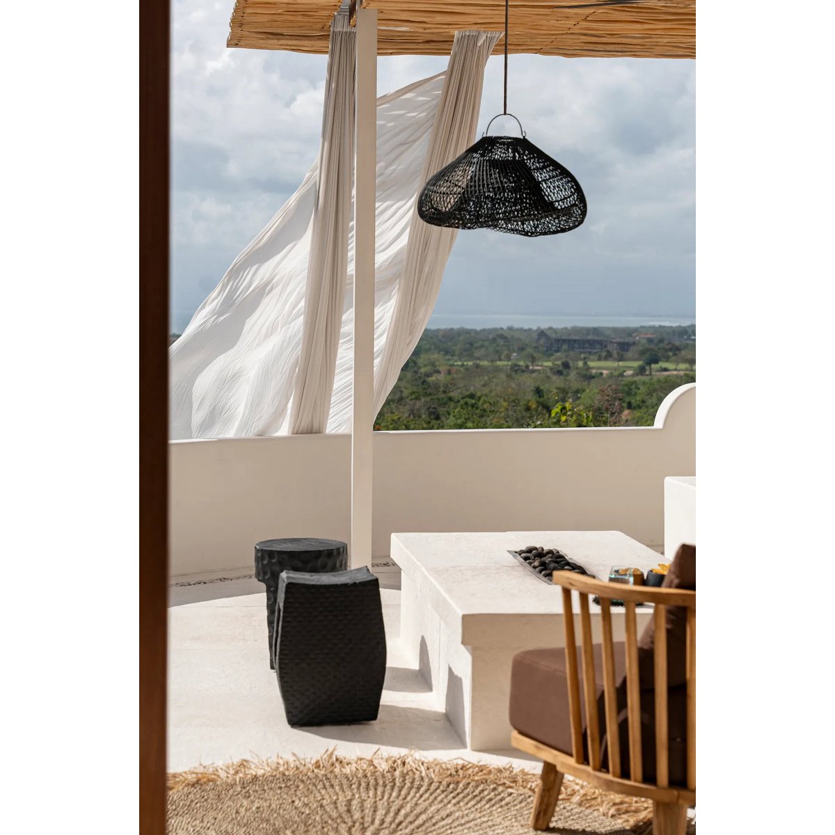 Suspension en rotin The Cloud – Noir – M | Bazar Bizar
