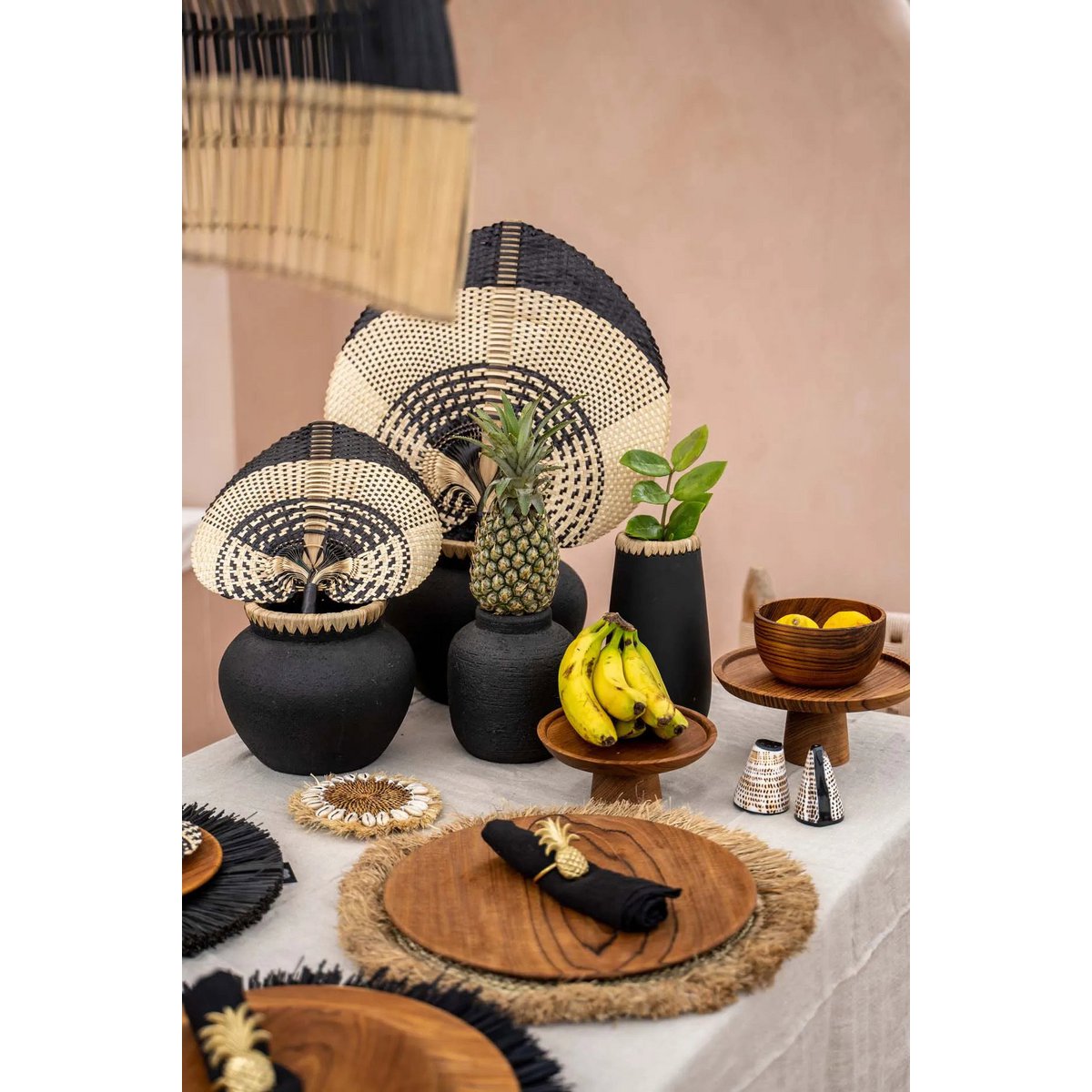 Vase en terre cuite et raphia Styly – Noir Naturel – M | Bazar Bizar