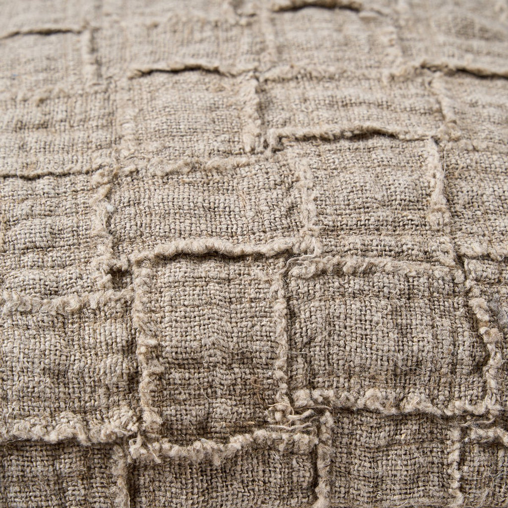 Housse de coussin en lin motif damier – Naturel – 50×50cm | Bazar Bizar