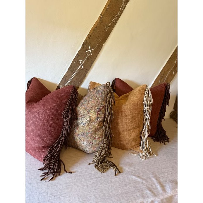 Coussin décoratif fait main Cassy 60x60