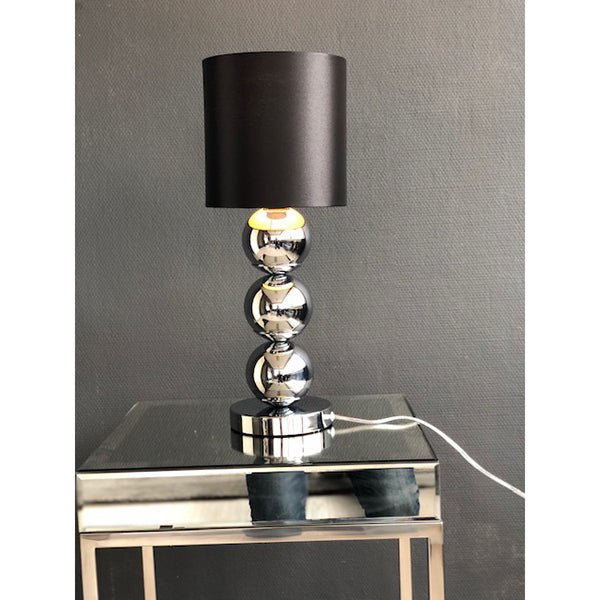 Lampe à poser Mini Globe chromée avec abat-jour noir – 53 cm