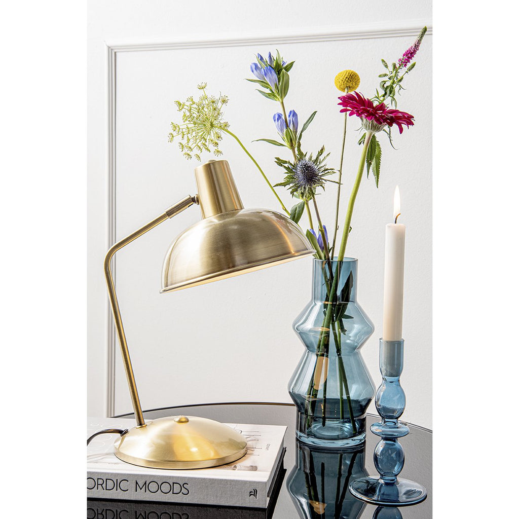 Capot de lampe de table