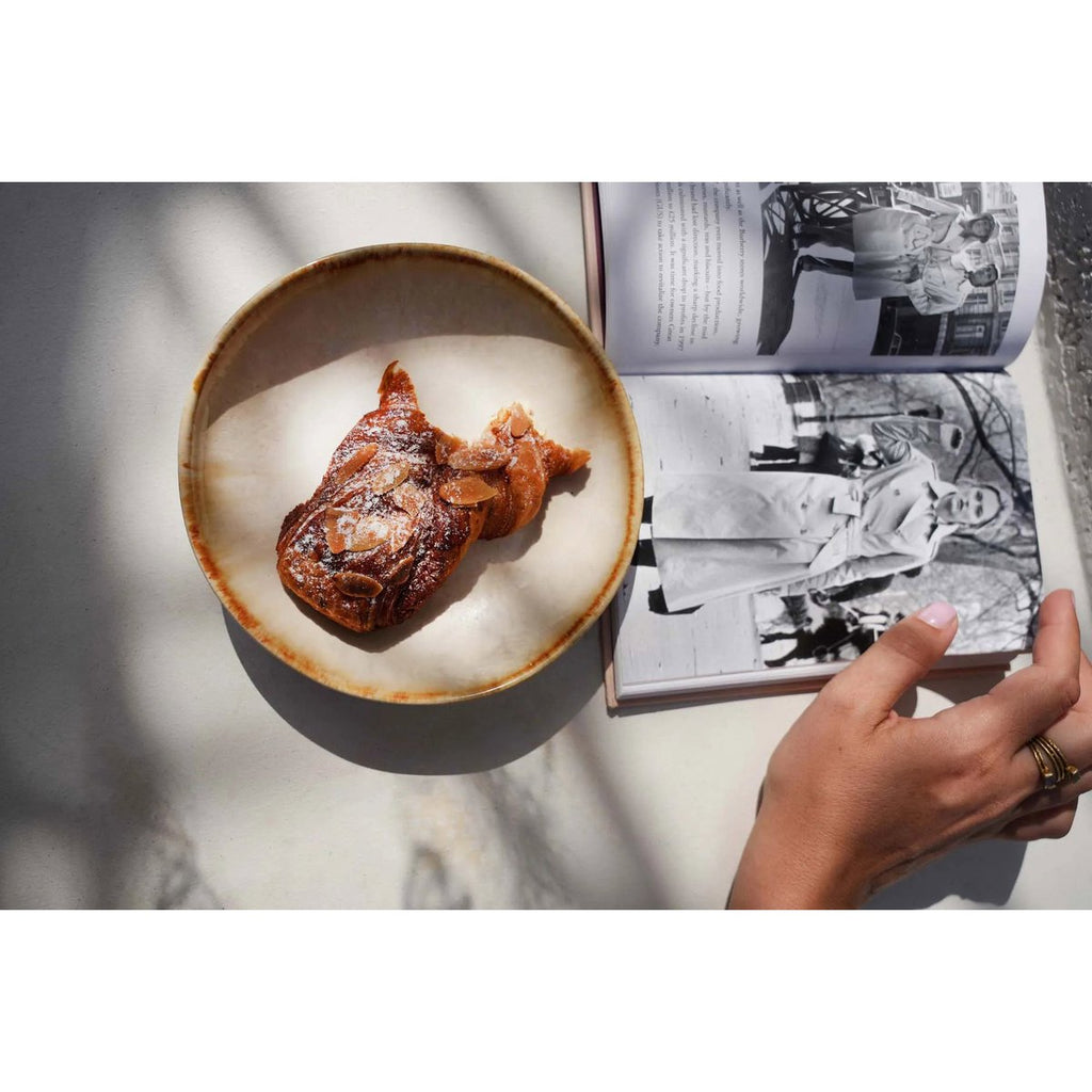 Assiette apéritif en grès Cascais – Blanc & Or | Bazar Bizar