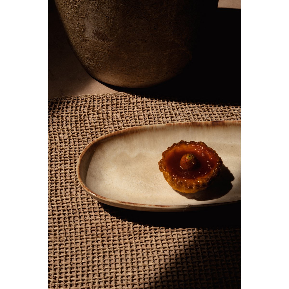 Plat ovale en grès Cascais – Blanc Or – M | Bazar Bizar