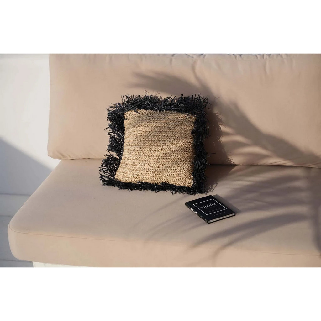 Housse de coussin en raphia – Noir Naturel – 40×40cm | Bazar Bizar