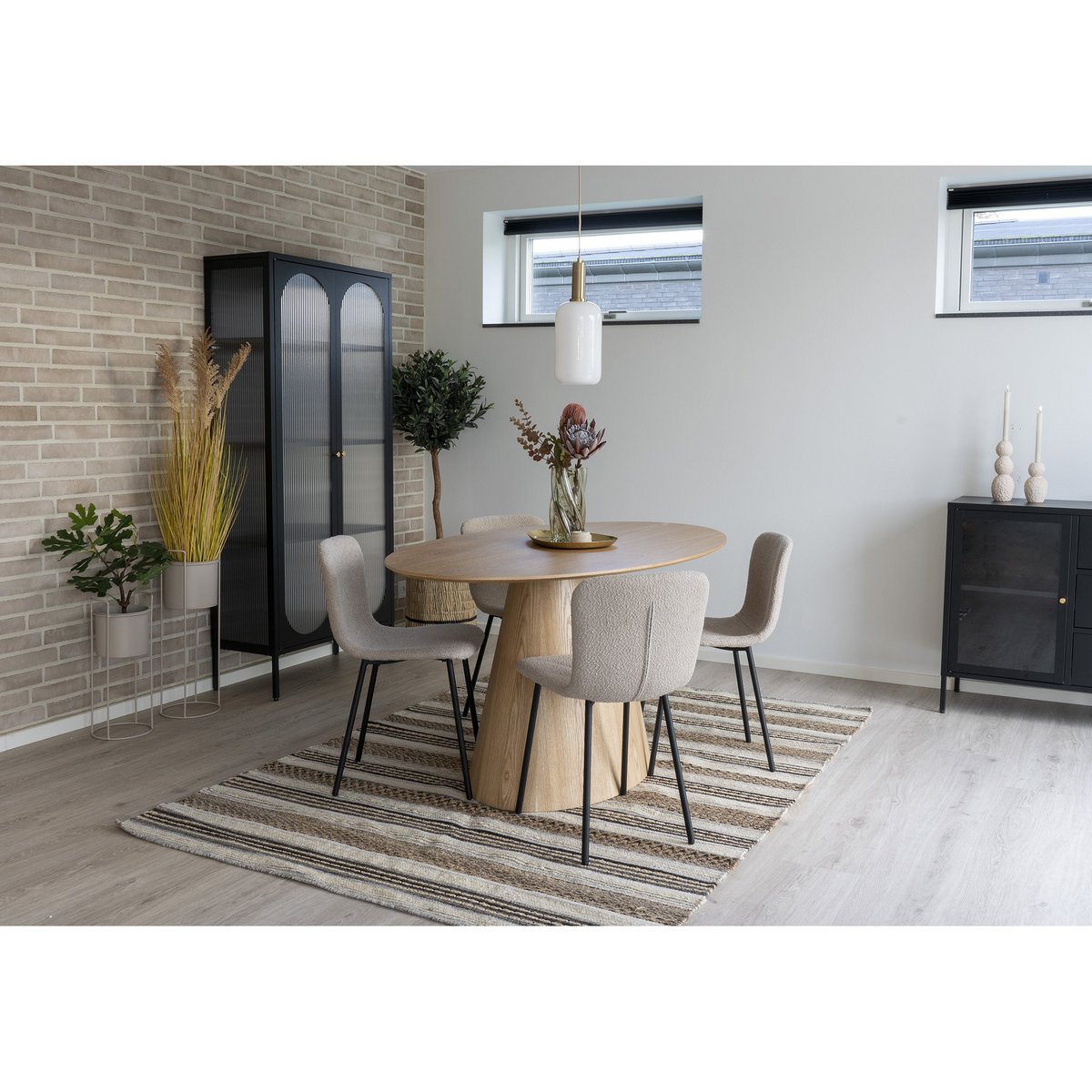 Chaise de salle à manger Halden – Bouclé beige & pieds noirs (lot de 2)