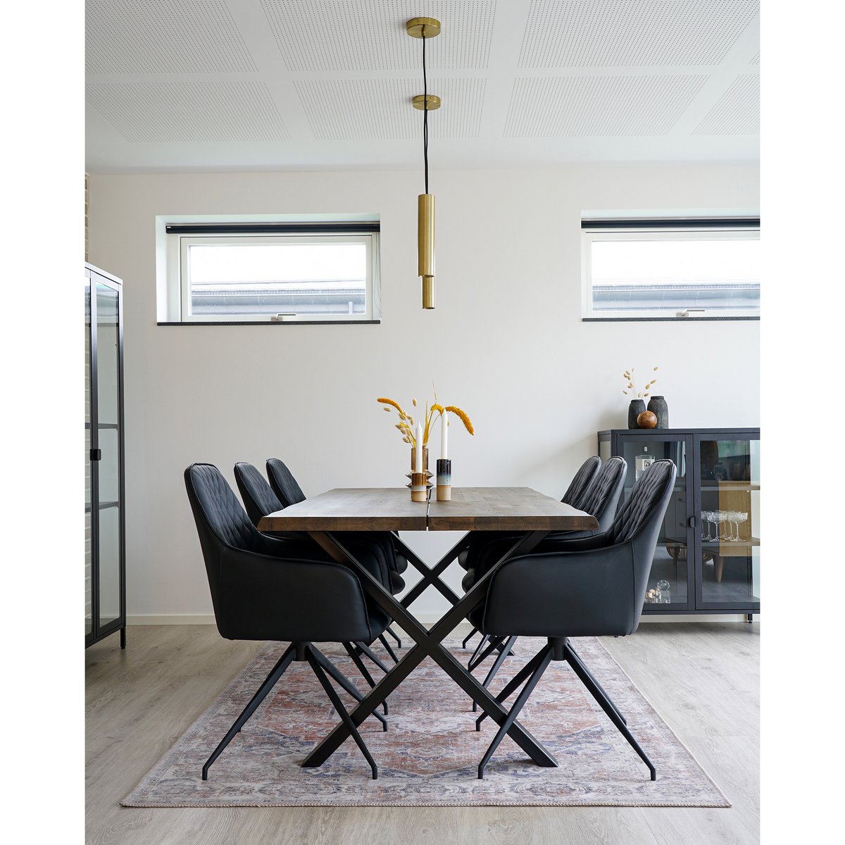 Chaise de salle à manger pivotante Harbo - Noir, cuir PU, pieds en métal noir