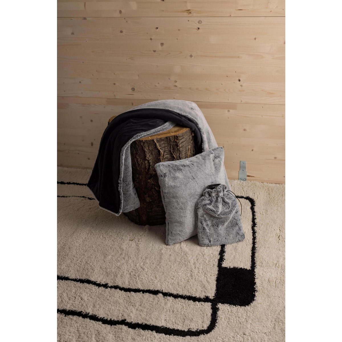 Coussin Kinta Tonnerre aspect polaire 45 × 45 cm