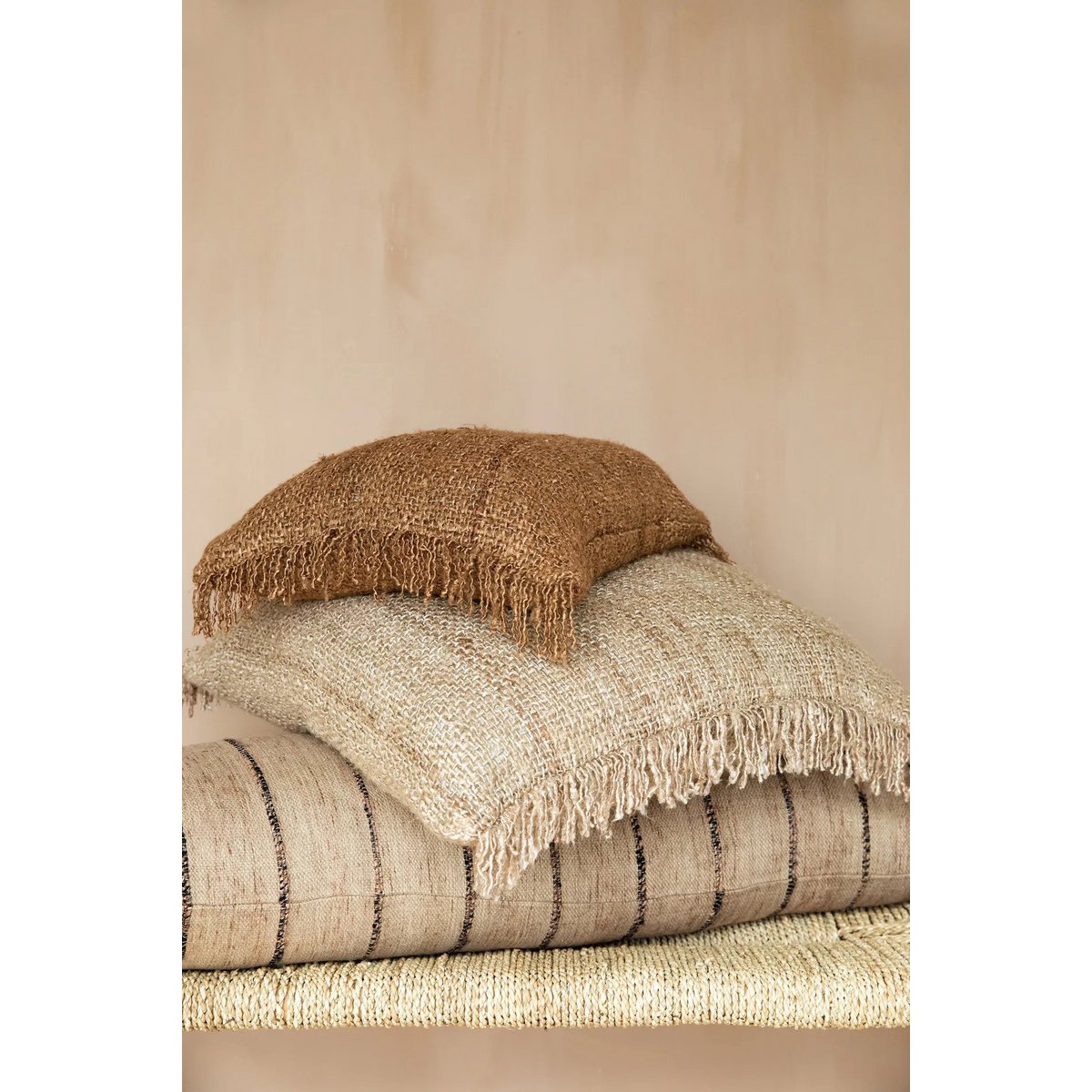 Housse de coussin en coton Oh My Gee – Beige – 60×60cm | Bazar Bizar