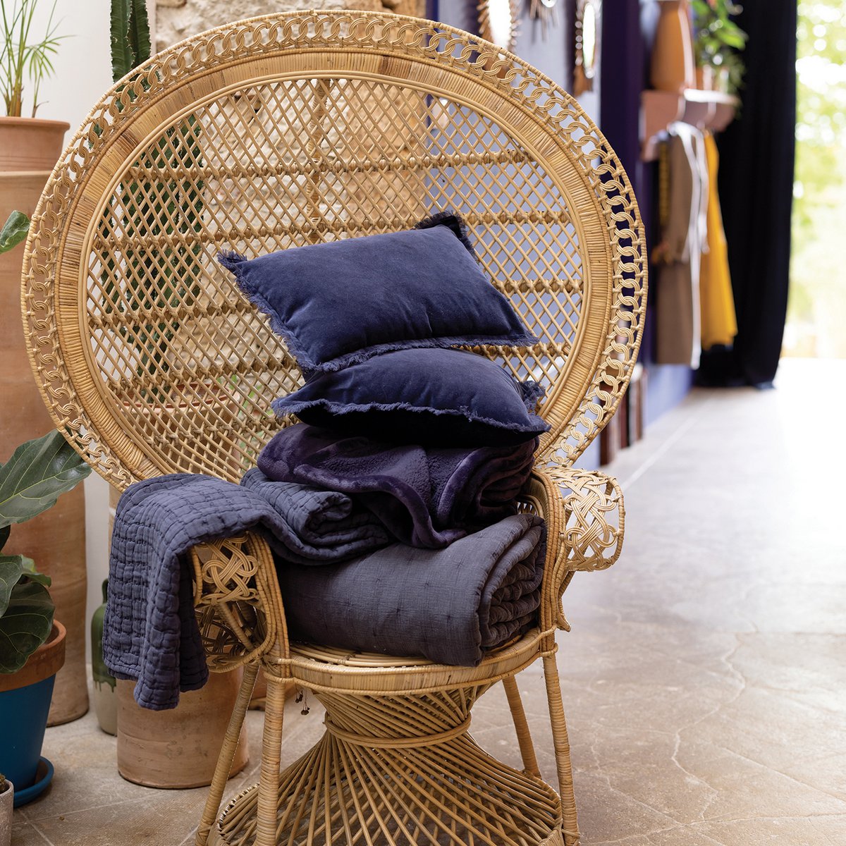 Couvre-lit Swami Marine en coton stonewashed 180 × 260 cm