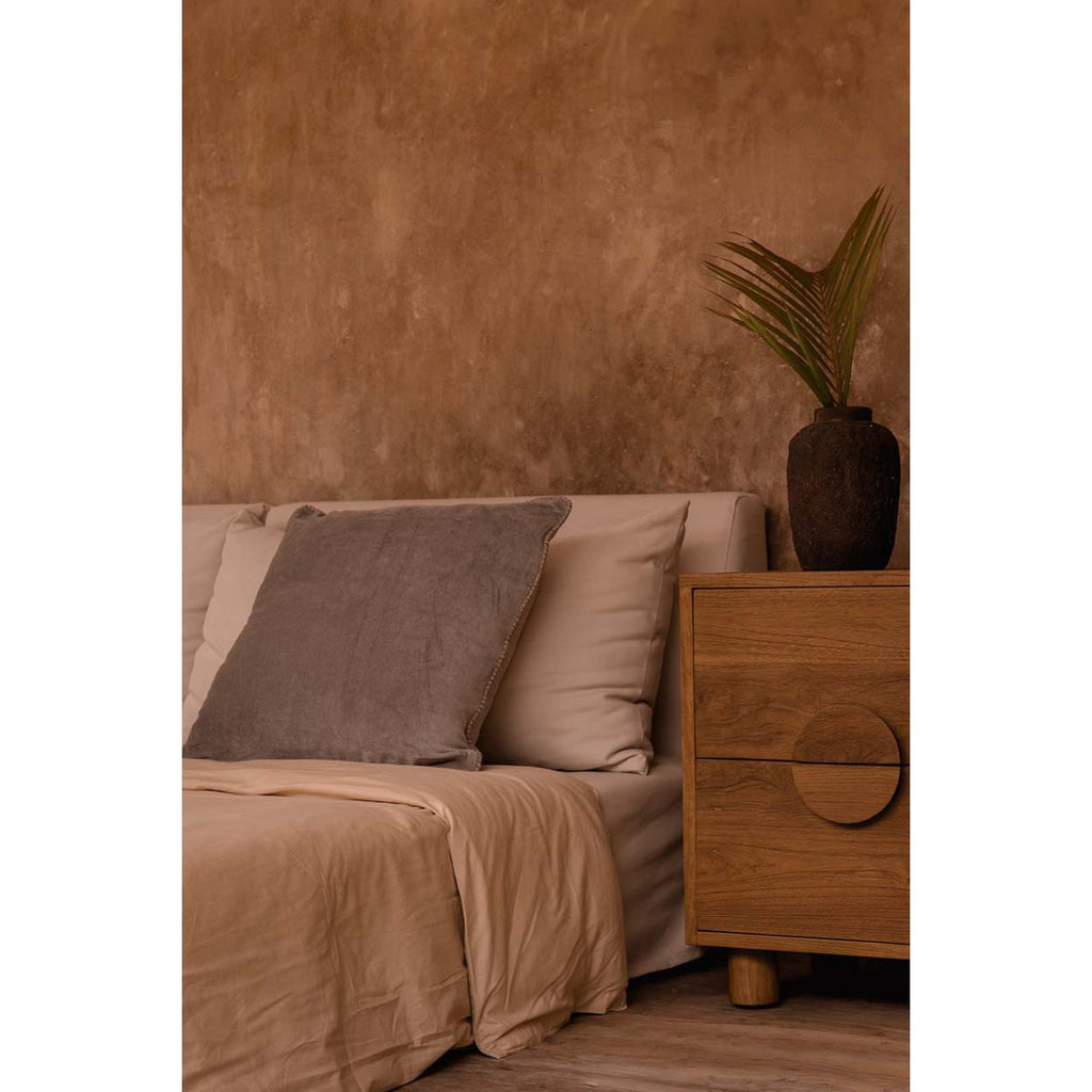 Table de nuit en teck massif Eclipse – Naturel – 2 tiroirs | Bazar Bizar