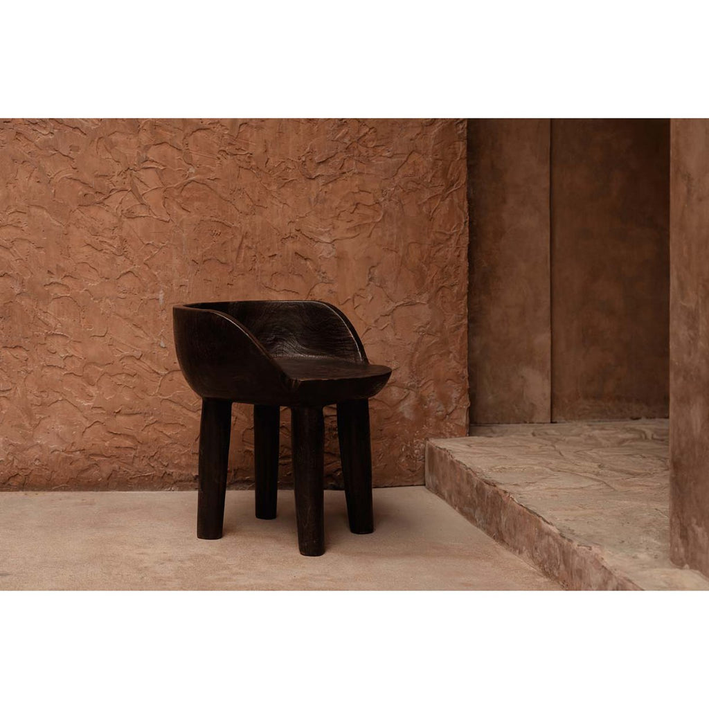 Chaise basse The Sit Happens – Noyer foncé | Bazar Bizar