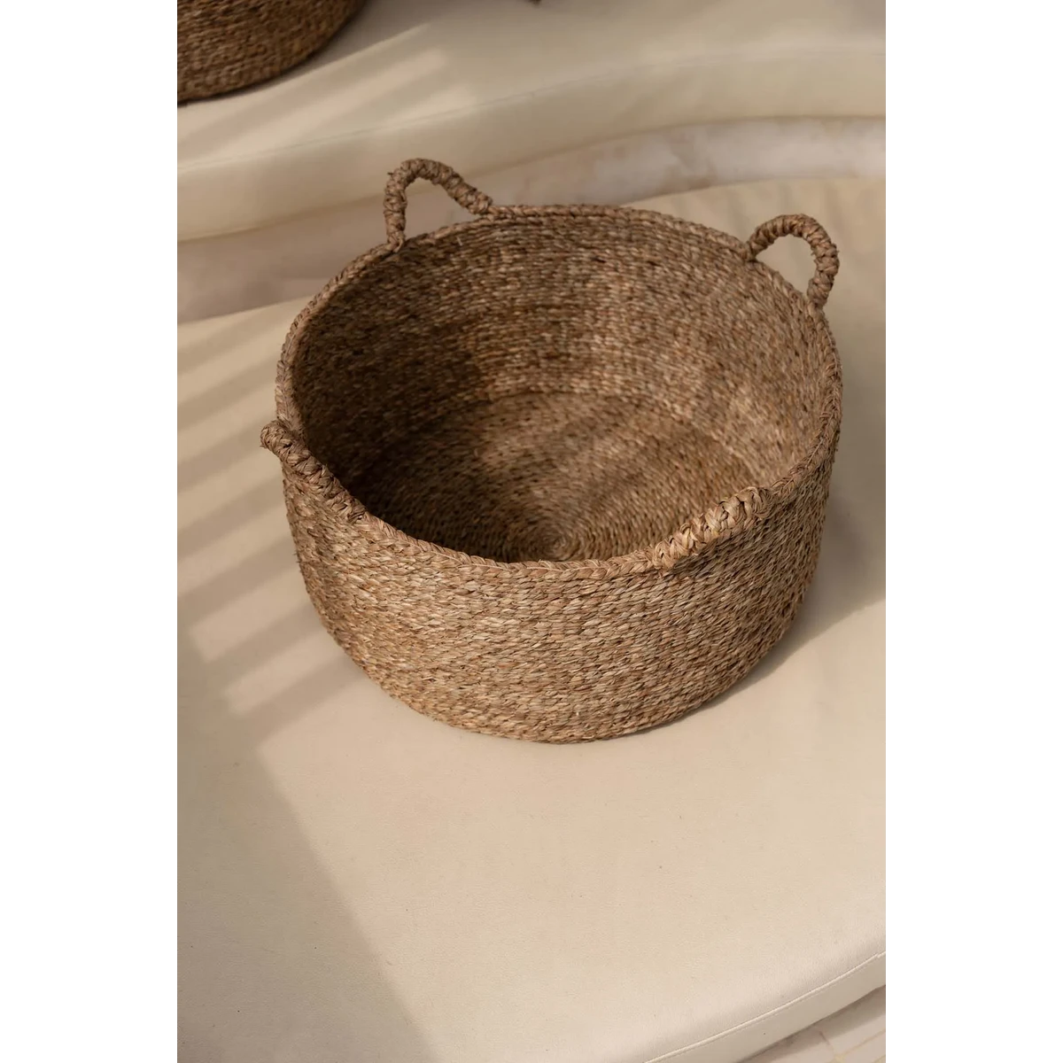 Panier de rangement en jonc de mer Quatre Mains – Naturel – L | Bazar Bizar
