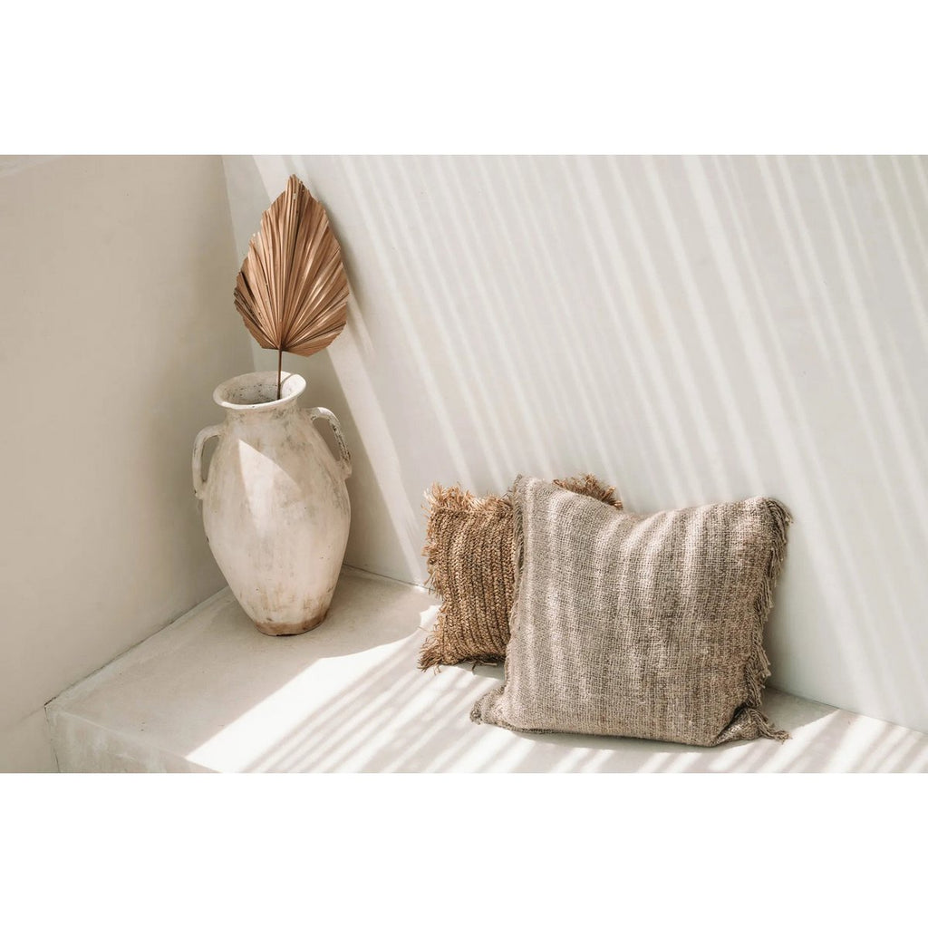 Housse de coussin en coton Oh My Gee – Beige – 60×60cm | Bazar Bizar