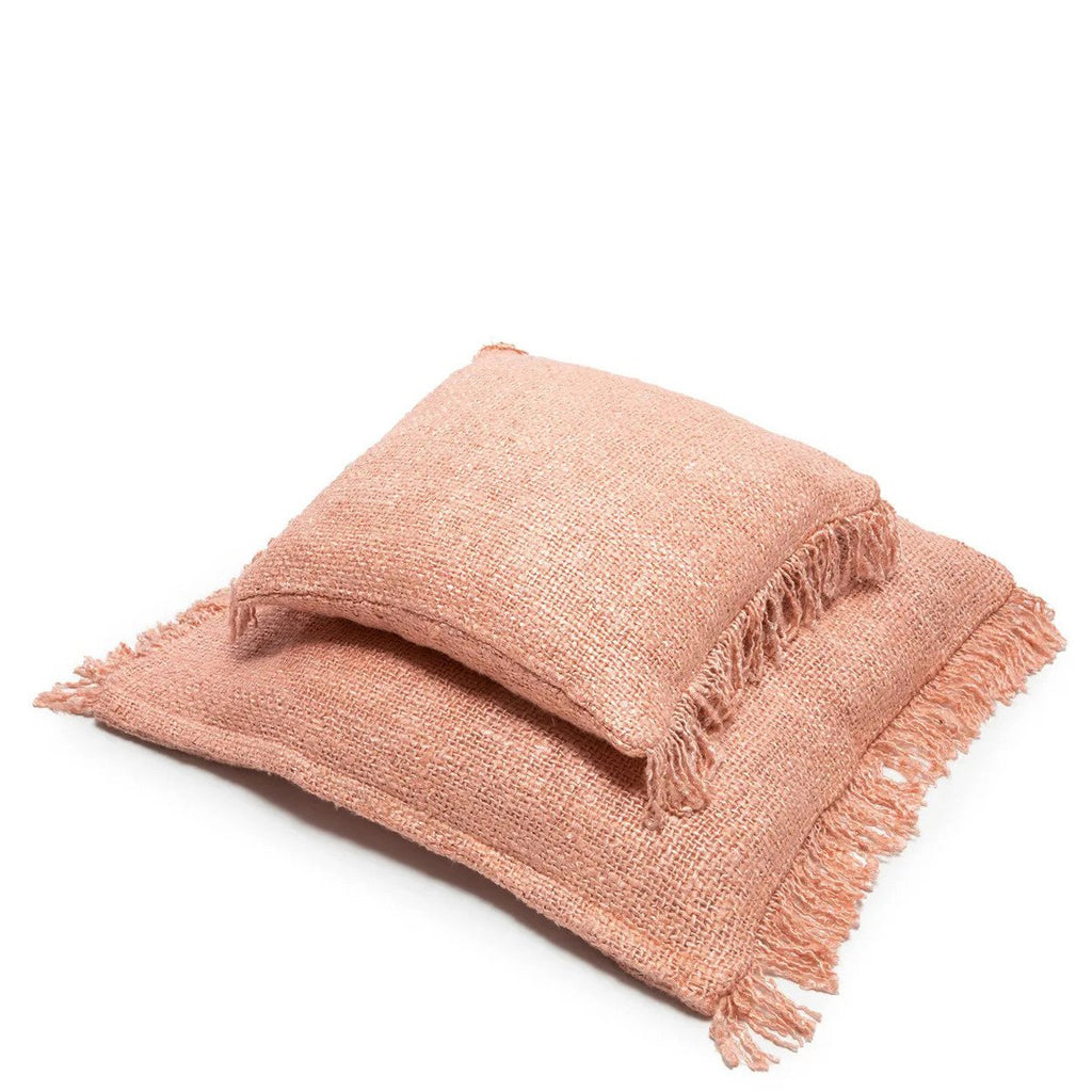 Housse de coussin en coton Oh My Gee – Rose Saumon – 60×60cm | Bazar Bizar