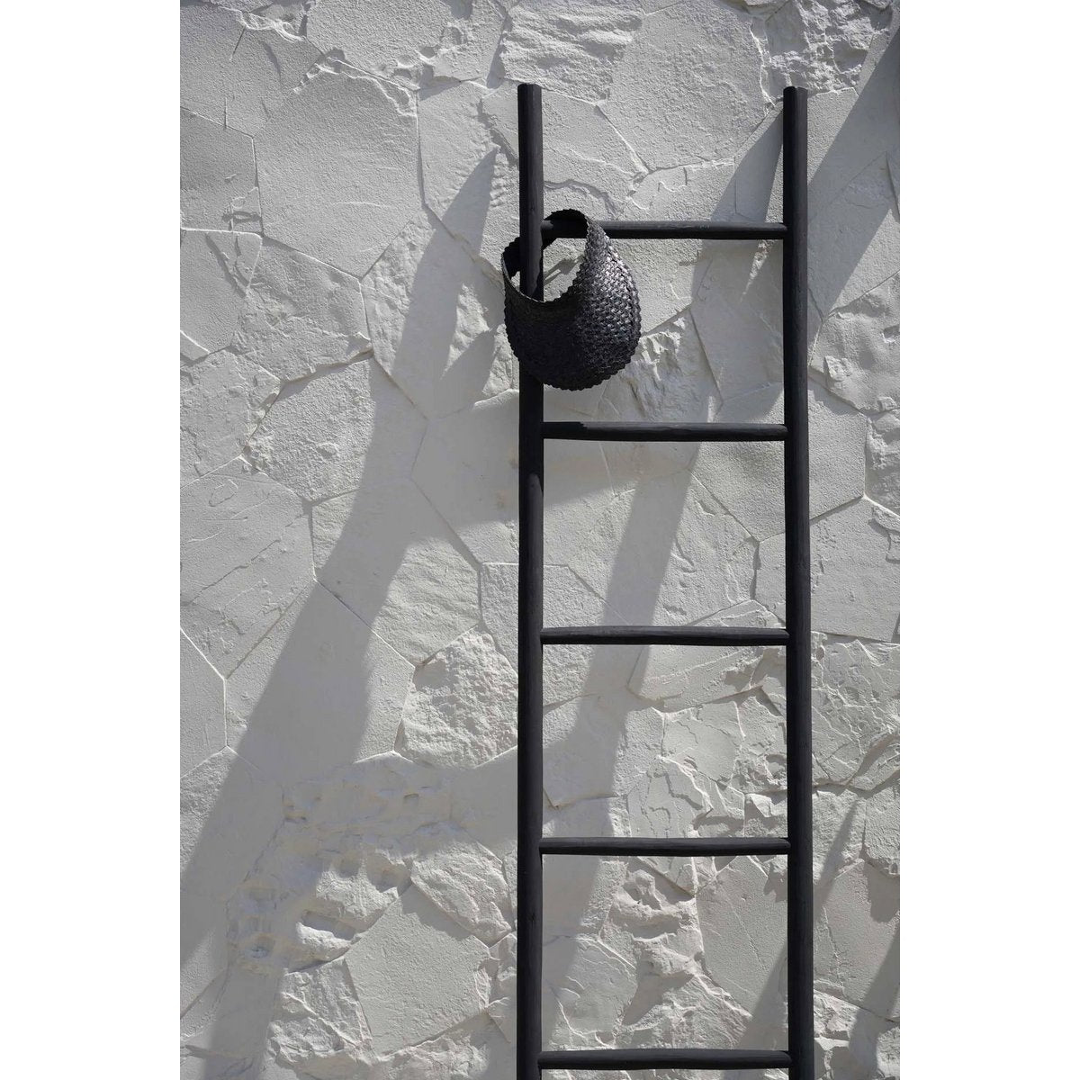 Échelle décorative en teck Tulum – Noir – 165cm | Bazar Bizar