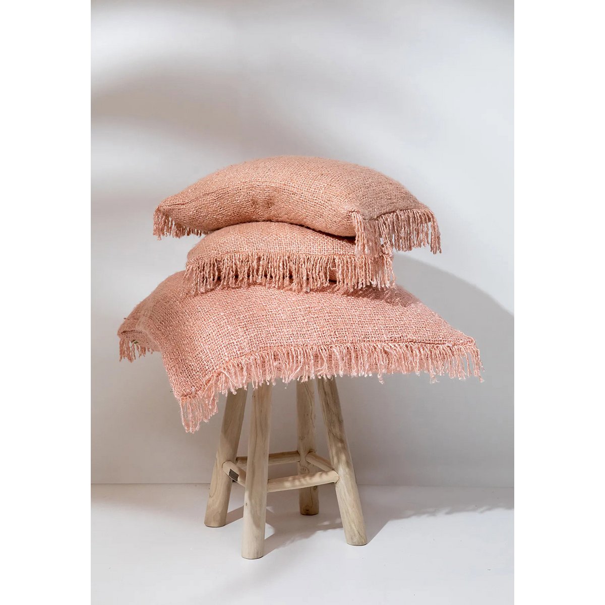Housse de coussin en coton Oh My Gee – Rose Saumon – 40×40cm | Bazar Bizar