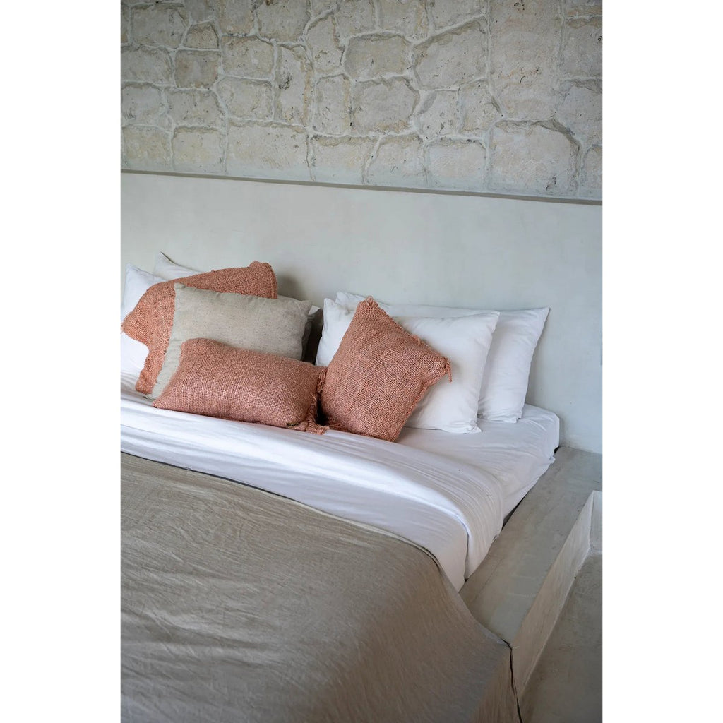 Housse de coussin en coton Oh My Gee – Rose Saumon – 40×40cm | Bazar Bizar