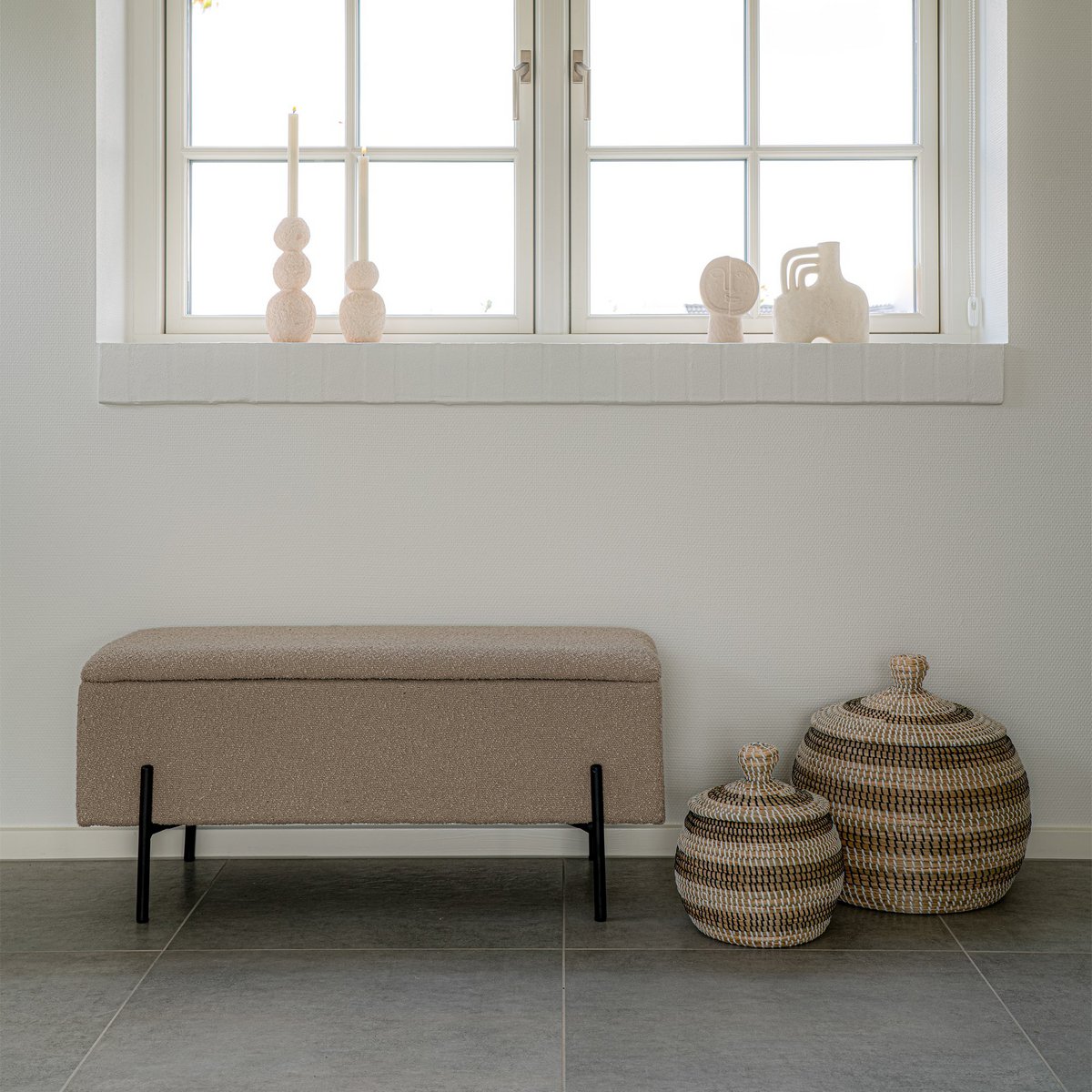 Banc coffre Watford – Bouclé beige & pieds métal noir