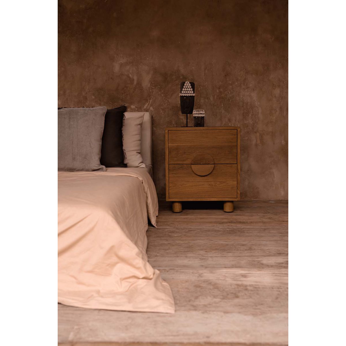 Table de nuit en teck massif Eclipse – Naturel – 2 tiroirs | Bazar Bizar