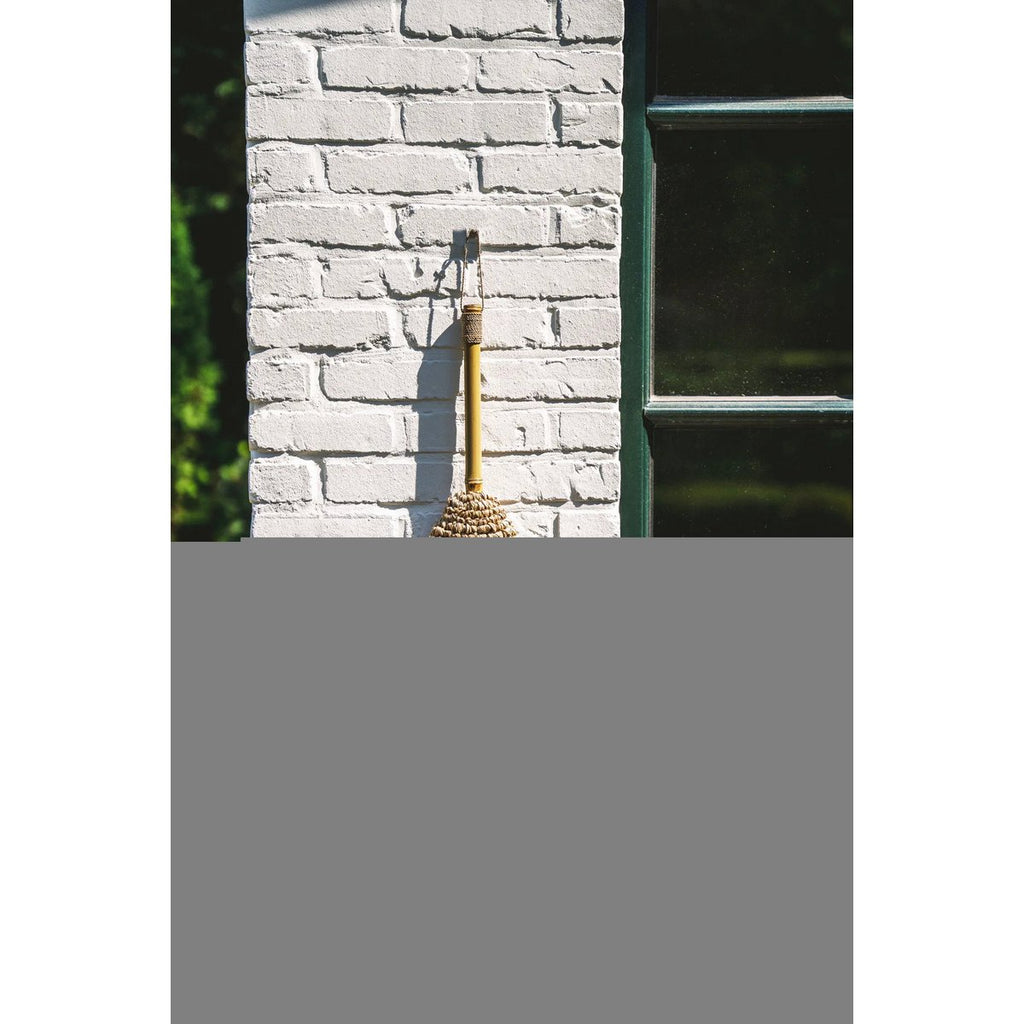 Balai décoratif en raphia naturel – The Raphia Broom | Bazar Bizar