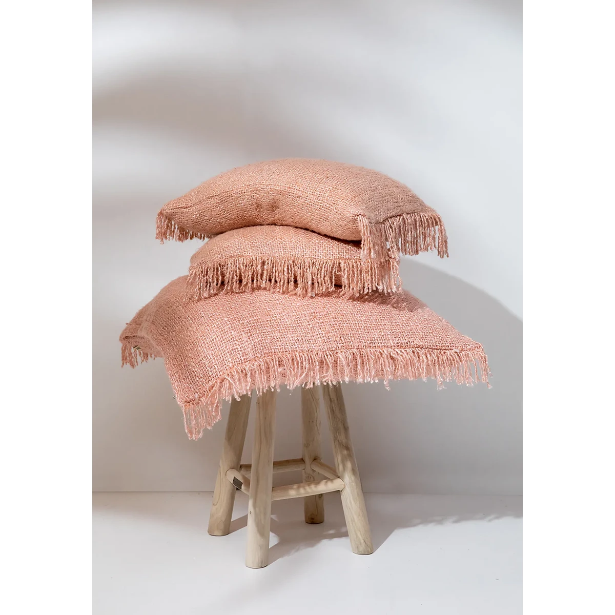 Housse de coussin en coton Oh My Gee – Rose Saumon – 30×50cm | Bazar Bizar
