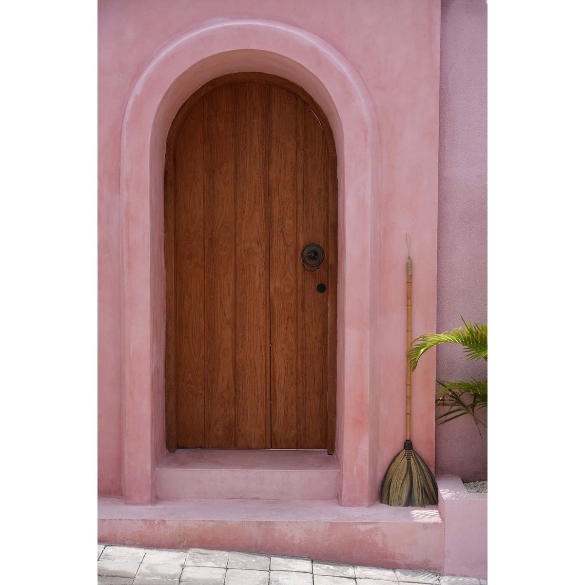Grand balai décoratif en herbe naturelle – Noir Naturel – 130cm | Bazar Bizar