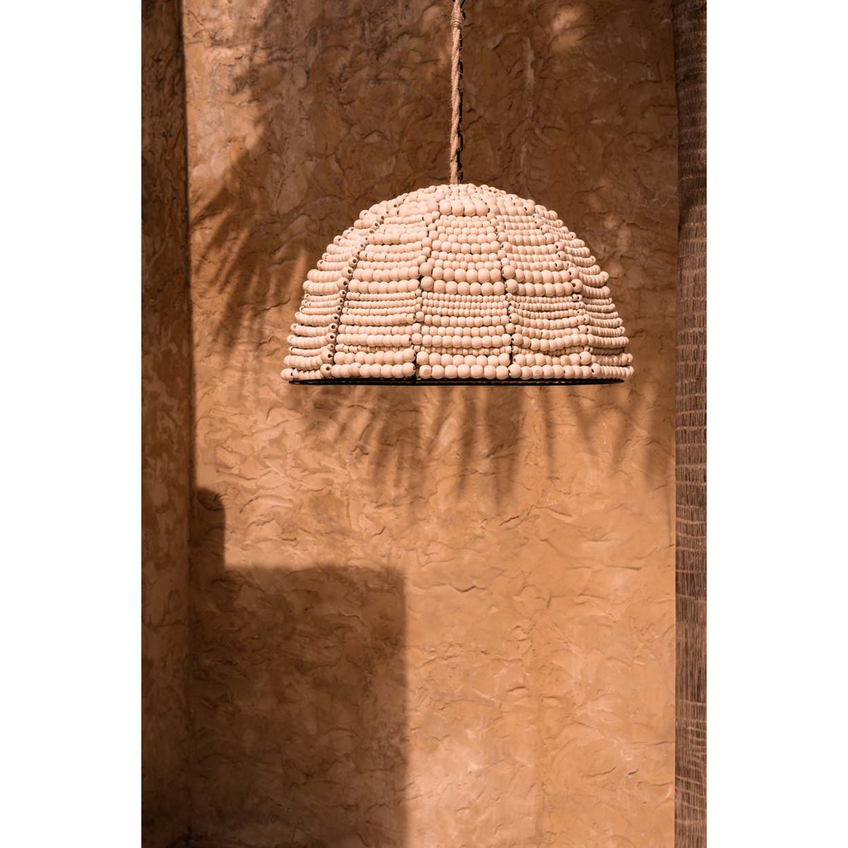 Suspension dôme en perles de bois – Naturel | Bazar Bizar
