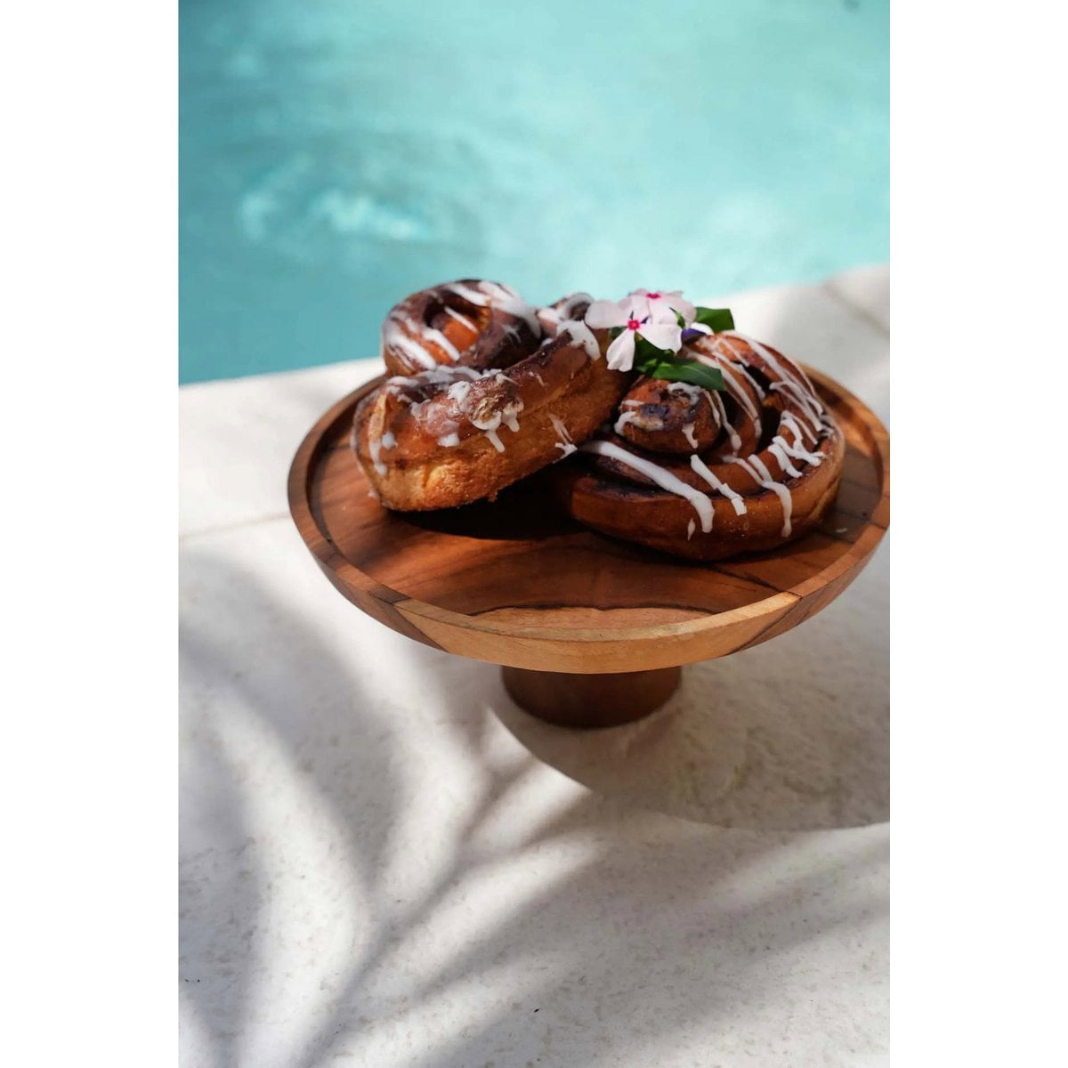 Le plat à gâteau aux racines de teck - M